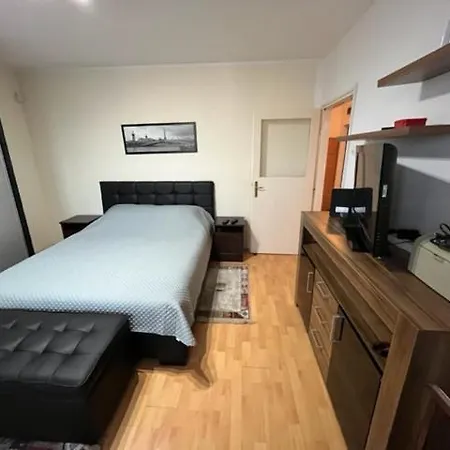 Sara Apartment *